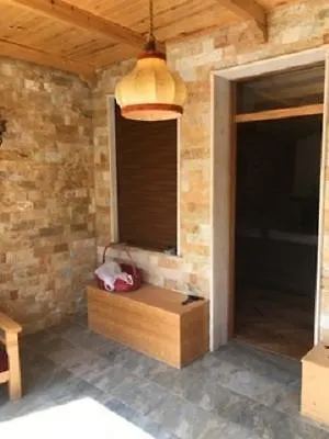 Vila * Razëm